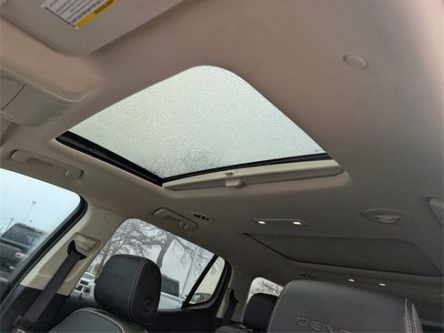 Used 2022 GMC Acadia Denali w/ Denali Ultimate Package image 26