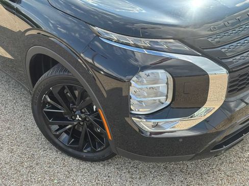 Used 2022 Mitsubishi Outlander SEL Black Edition AWD/4WD image 3