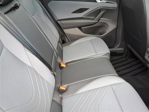 New 2026 Volkswagen Tiguan SE R-Line image 8