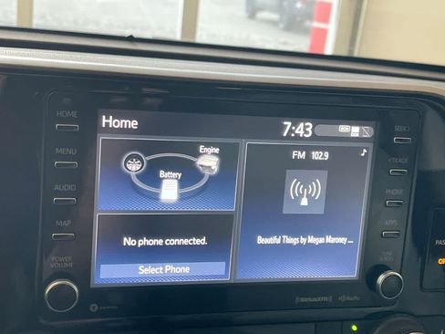 Used 2022 Toyota Highlander XLE AWD/4WD image 16
