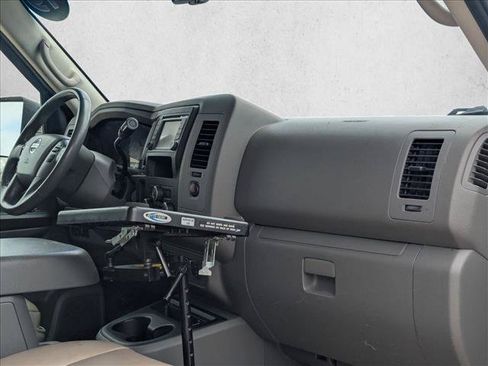 Used 2019 Nissan NV 3500 SL RWD image 18