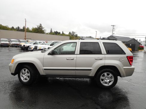 Used 2009 Jeep Grand Cherokee Laredo AWD/4WD image 6