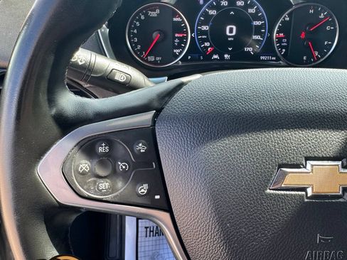 Used 2023 Chevrolet Traverse High Country FWD image 17