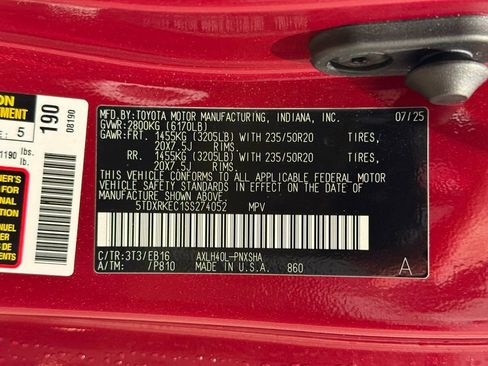 Certified 2025 Toyota Sienna XSE image 33