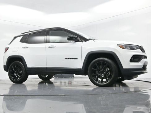Used 2023 Jeep Compass Latitude AWD/4WD image 41