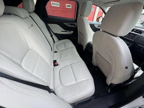 Used 2017 Jaguar F-PACE Prestige image 20