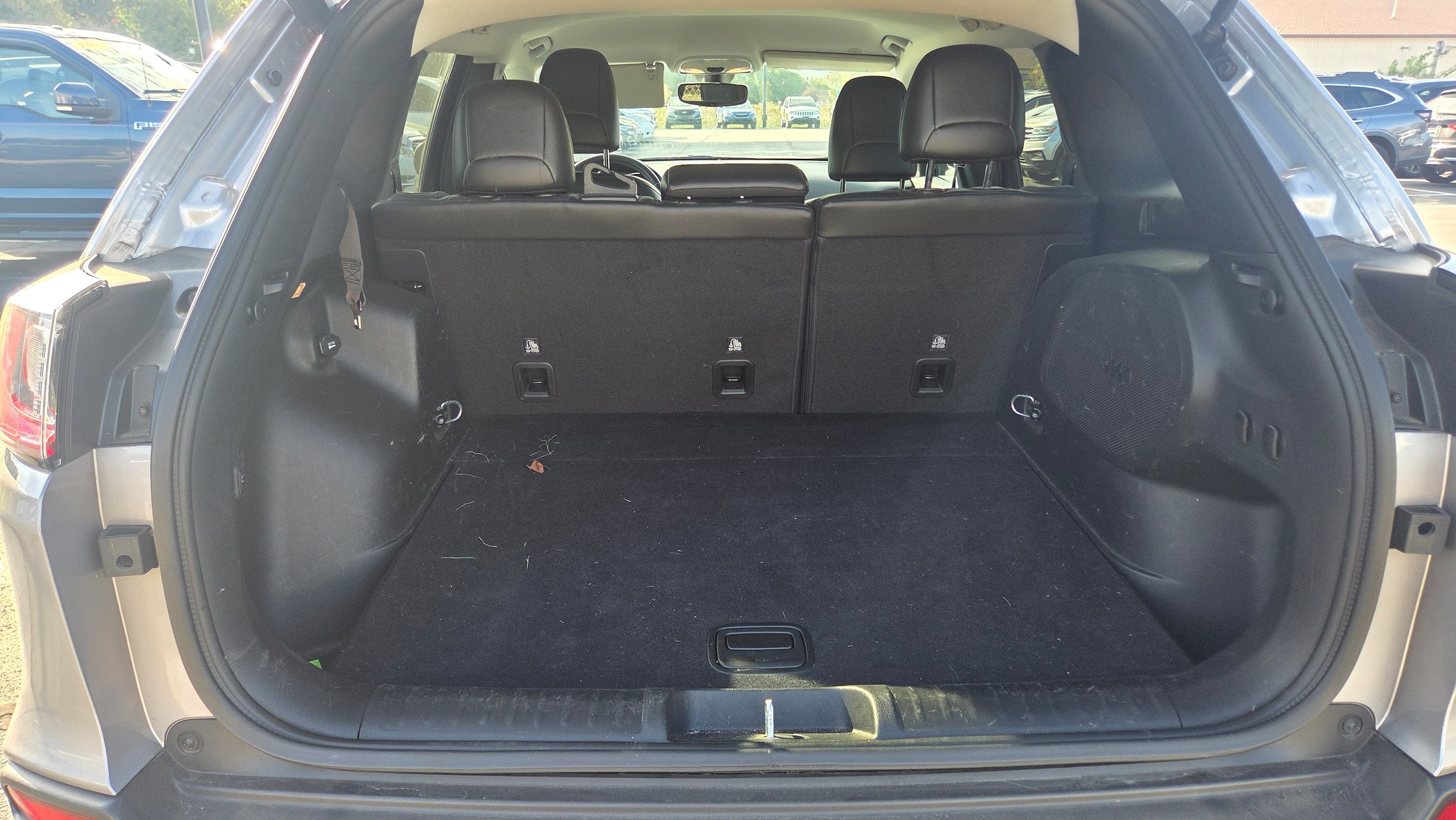 Used 2019 Jeep Cherokee Limited w/ Trailer Tow Group AWD/4WD image 9