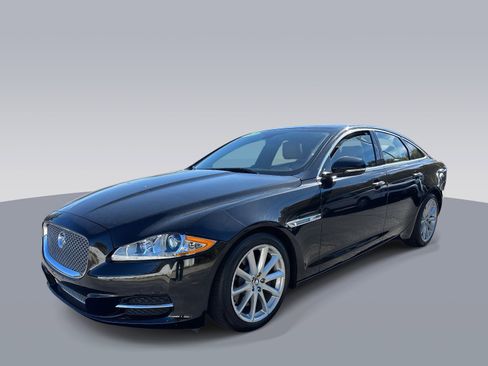 Used 2013 Jaguar XJ image 5