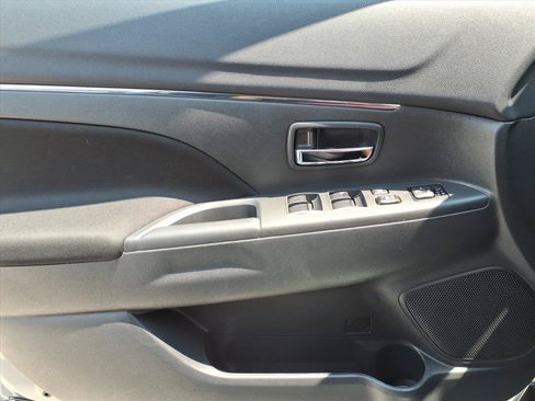 Used 2023 Mitsubishi Outlander Sport ES AWD/4WD image 14