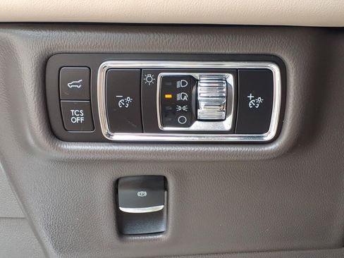 Certified 2023 Lincoln Nautilus AWD w/ Premium Package image 23