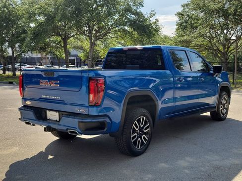 Used 2022 GMC Sierra 1500 AT4 w/ AT4 Preferred Package AWD/4WD image 4