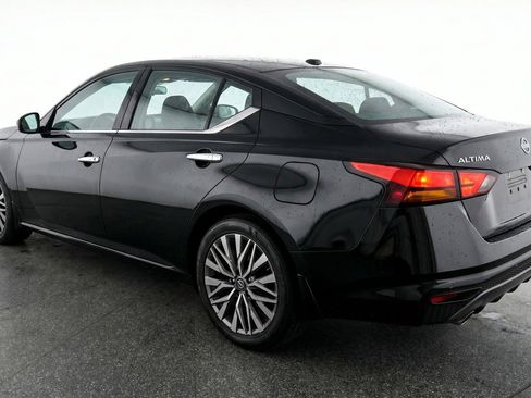 Used 2025 Nissan Altima 2.5 SV FWD image 6