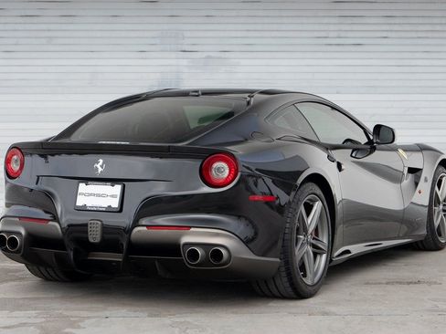 Used 2014 Ferrari F12 Berlinetta image 7
