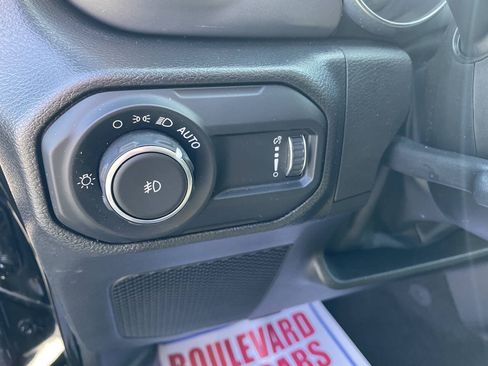 Used 2023 Jeep Wrangler Unlimited Sport AWD/4WD image 15