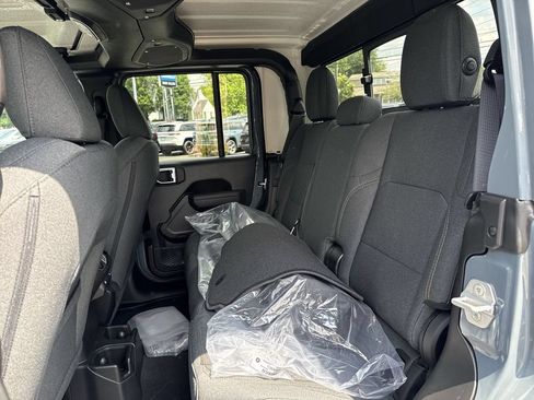 New 2026 Jeep Gladiator Sport AWD/4WD image 19