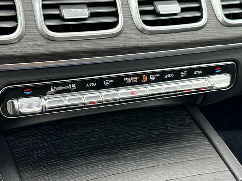 New 2025 Mercedes-Benz GLS 580 4MATIC image 17