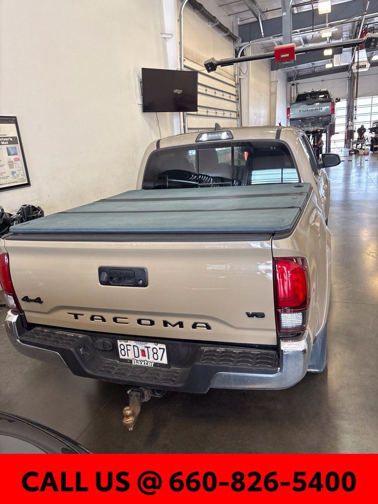 Used 2019 Toyota Tacoma SR5 AWD/4WD image 3