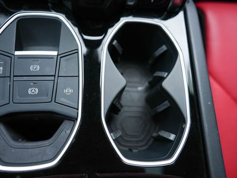 Used 2019 Lamborghini Urus image 27