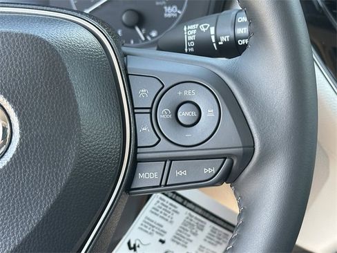 Certified 2025 Toyota Corolla Cross LE w/ Moonroof Package image 14