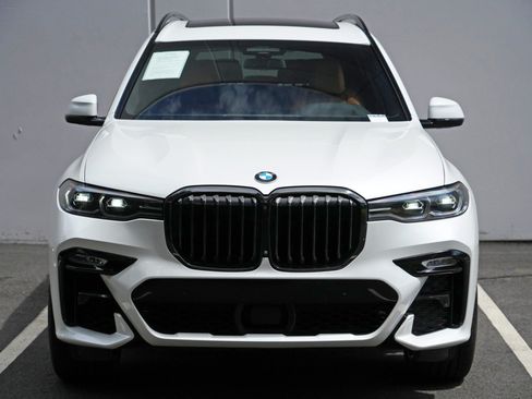 Used 2022 BMW X7 xDrive40i w/ M Sport Package AWD/4WD image 49