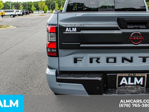Used 2025 Nissan Frontier PRO-4X AWD/4WD image 15