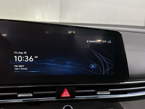 Used 2024 Hyundai Elantra SEL FWD image 15
