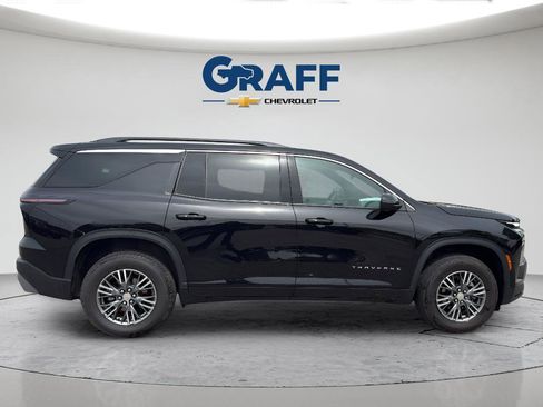 Used 2025 Chevrolet Traverse LT AWD/4WD image 9