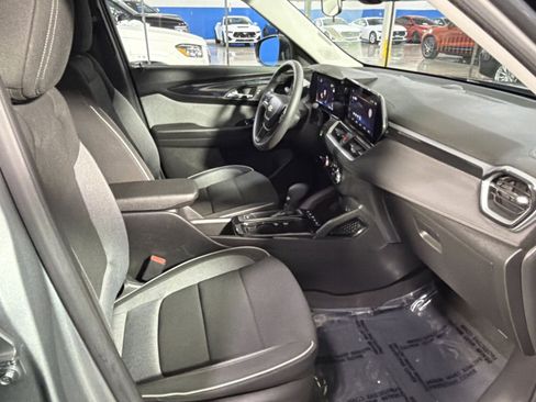 Used 2024 Chevrolet TrailBlazer LS image 29