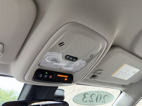 Used 2023 Buick Encore GX Select w/ Sport Touring Package FWD image 18
