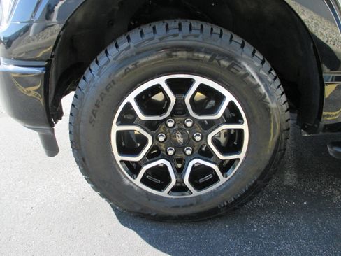Used 2022 Ford F150 XLT w/ Equipment Group 302A High AWD/4WD image 9