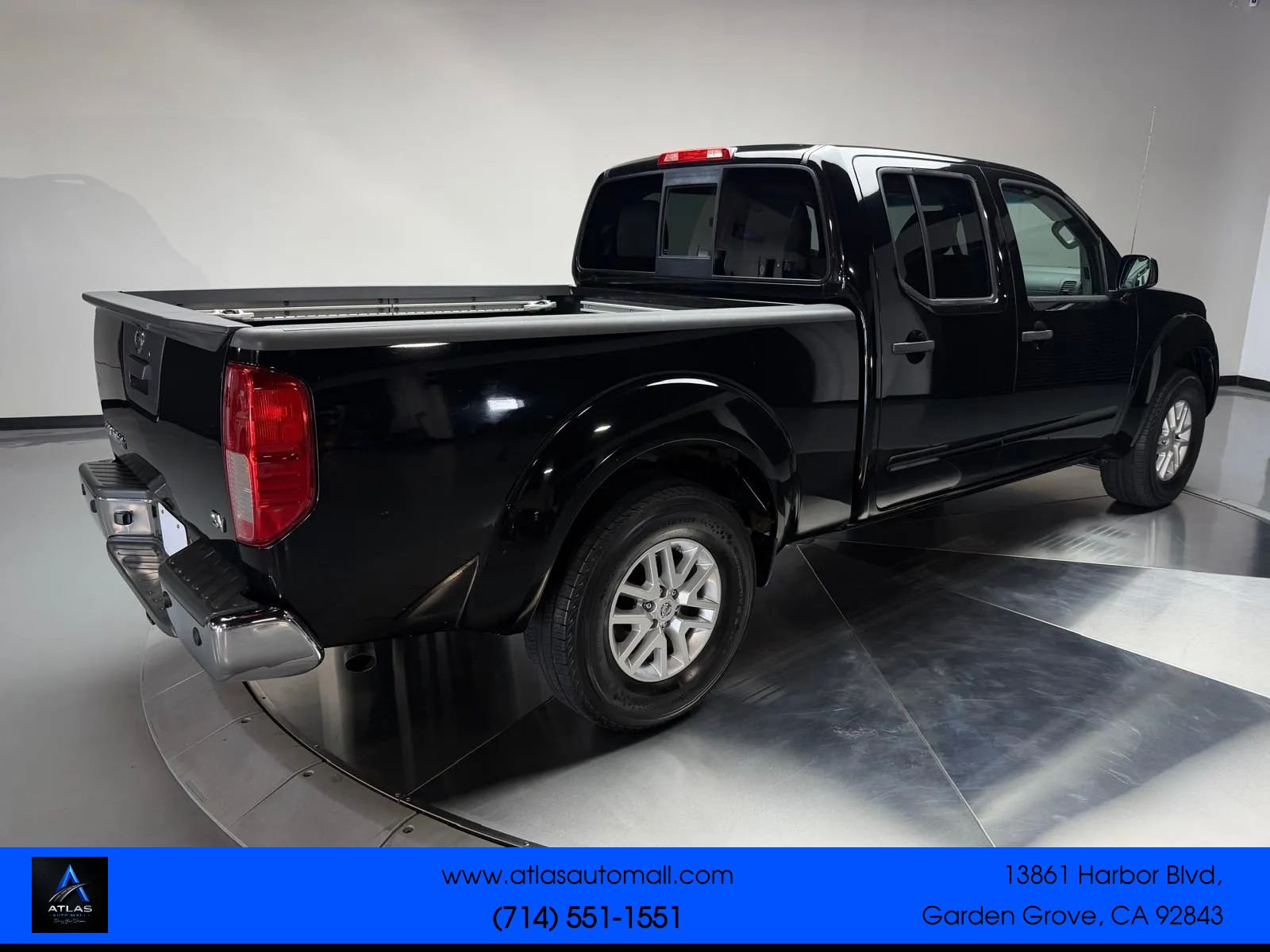 Used 2014 Nissan Frontier SV w/ SV Value Truck Package RWD image 2