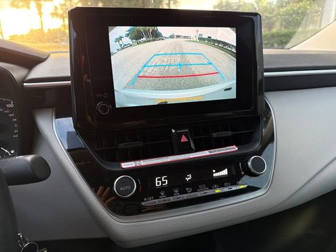 Used 2025 Toyota Corolla LE FWD image 12