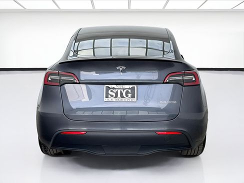 Used 2023 Tesla Model Y Performance AWD/4WD image 5