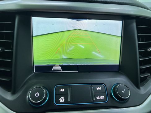Used 2021 GMC Acadia SLE FWD image 22