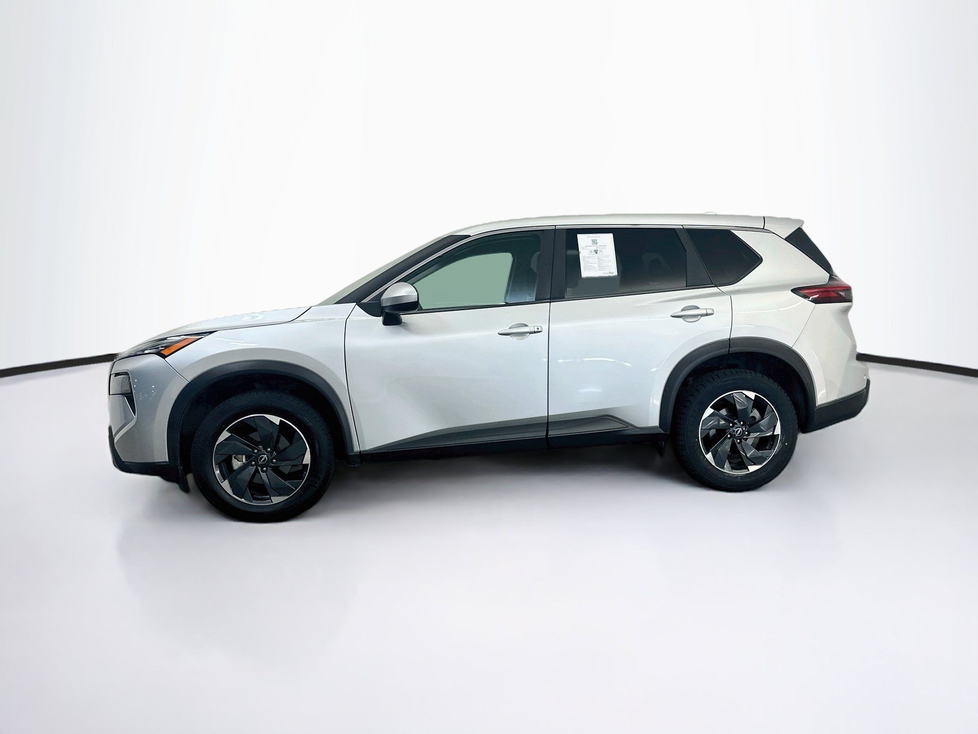 Used 2025 Nissan Rogue SV AWD/4WD image 4
