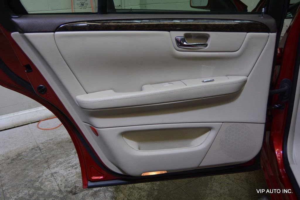 Used 2010 Cadillac DTS FWD image 9