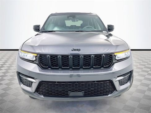 New 2025 Jeep Grand Cherokee 4WD image 2