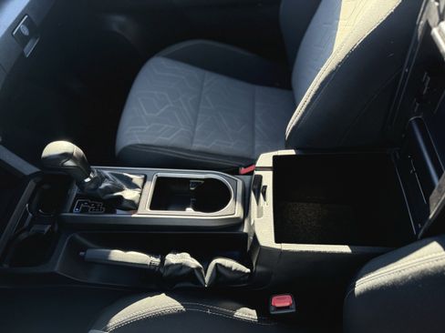 Used 2022 Toyota Tacoma TRD Sport image 23