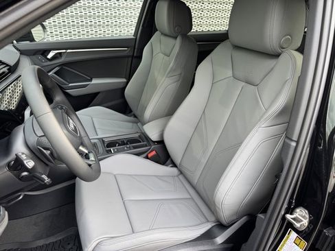 New 2025 Audi Q3 2.0T Premium image 9