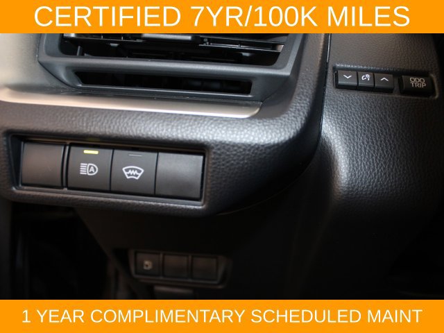 Used 2025 Toyota Prius LE FWD image 19