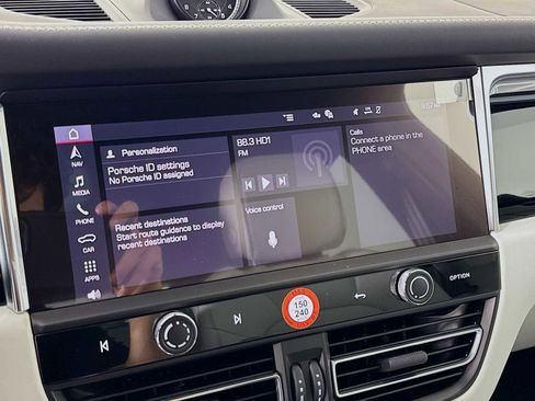 New 2026 Porsche Macan image 18