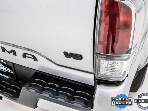 Used 2023 Toyota Tacoma TRD Sport image 7