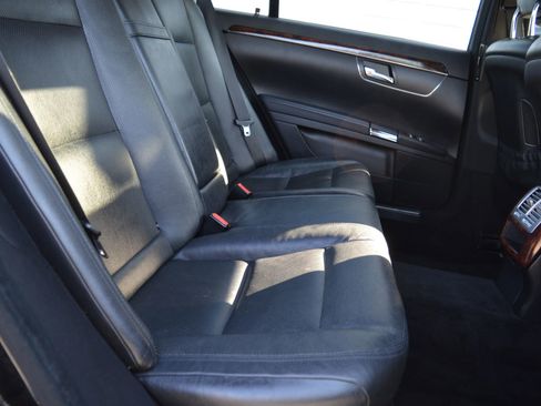 Used 2010 Mercedes-Benz S 550 S 550 4MATIC Sedan 4D image 24