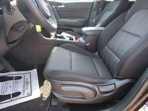 Used 2020 Kia Sportage LX AWD/4WD image 10
