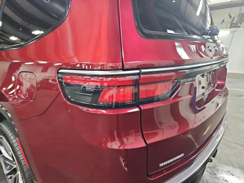 Used 2022 Jeep Wagoneer Series III w/ Premium Group I image 36