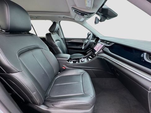 Used 2023 Jeep Grand Cherokee 4WD 4xe w/ Luxury Tech Group II image 21