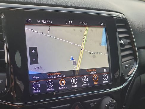 Used 2019 Jeep Grand Cherokee Altitude image 22