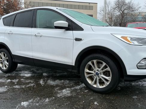 Used 2019 Ford Escape SE image 12