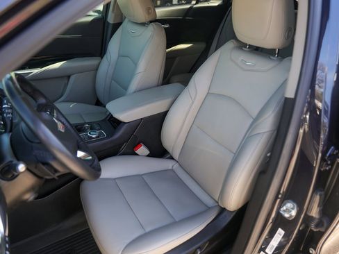 Used 2022 Cadillac XT4 Premium Luxury w/ Technology Package image 7