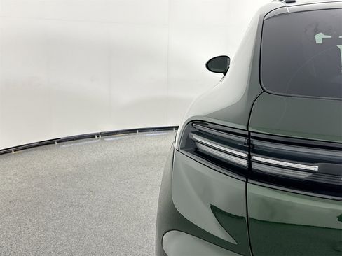 Certified 2025 Porsche Macan Electric image 16